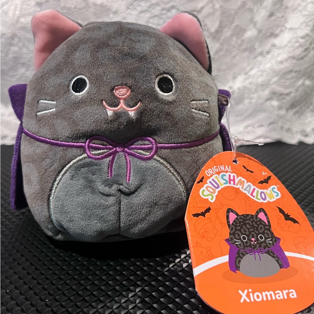 NWT Xiomara the Cat Bat Halloween 4.5in Squishmallows